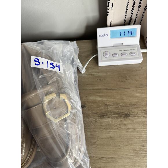 Louise et Cie Exlixen Loafers Women’s 7M Beige Patent Leather Gold Buckle Preppy - Picture 11 of 11